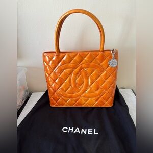 Chanel Medallion Shoulderbag with Chanel dusty